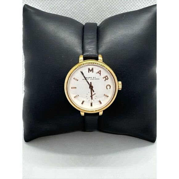 Marc by Marc Jacobs Sally MBM1352 Women's Black Leather Analog Dial Watch JNA496